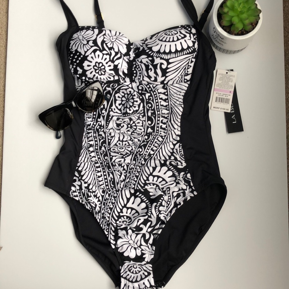 NWT La Blanca Swimsuit